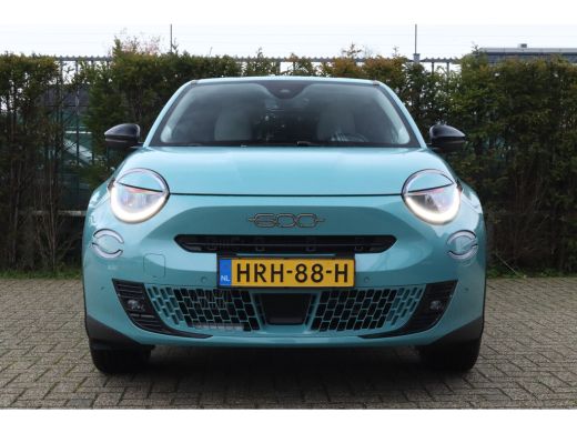 Fiat 600 1.2 Hybrid La Prima | Adapt. Cruise | Stoelverwarming | Massage | Carplay | Leder | Elektr. klep ... ActivLease financial lease