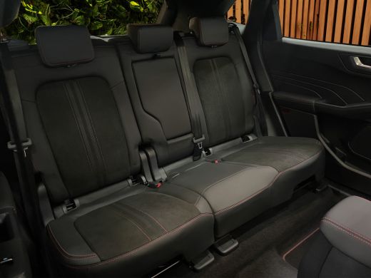 Ford Kuga 2.5 PHEV ST-Line X | Black Pack | Pano | Elek. Trekhaak | Matrix LED | Head-up | 20'' ActivLease financial lease