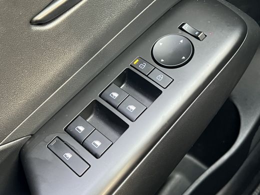 Hyundai Kona 1.6 GDI 141pk HEV Comfort | Camera | Draadloos carplay | Climate control | Adaptive cruise contro... ActivLease financial lease