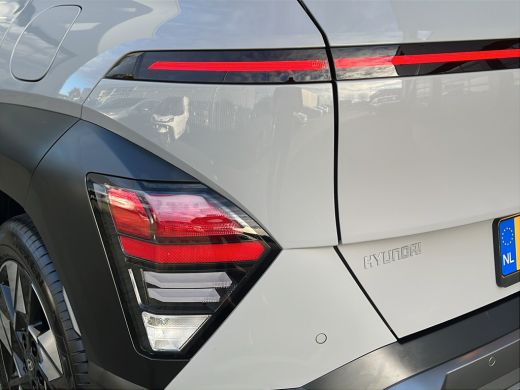 Hyundai Kona 1.6 GDI 141pk HEV Comfort Smart | Camera | Draadloos carplay | Climate control | Adaptive cruise ... ActivLease financial lease