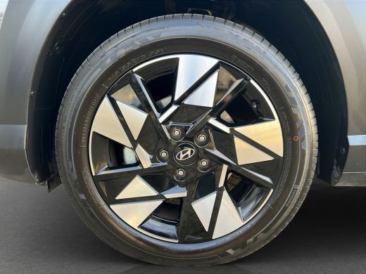 Hyundai Kona 1.6 GDI 141pk HEV Comfort Smart | Camera | Draadloos carplay | Climate control | Adaptive cruise ... ActivLease financial lease