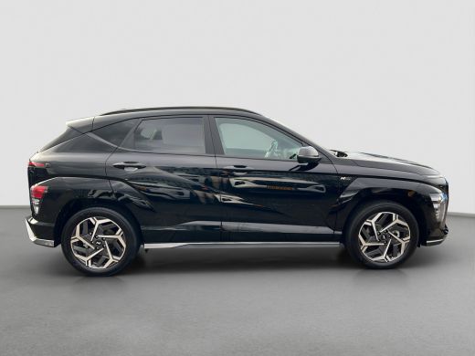 Hyundai Kona 1.6 GDI 141pk HEV N-Line | Premium audio | 360 camera | Bestuurdersstoel met geheugen | Adaptive ... ActivLease financial lease