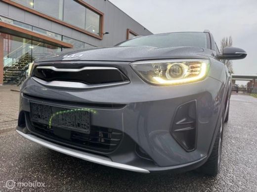 Kia Stonic 1.0 T-GDI MHEV Automaat DynamicLine Hoge instap, Stoel & stuur verwarming , Velgen, Carplay, Came... ActivLease financial lease