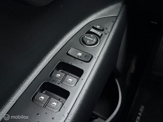 Kia Stonic 1.0 T-GDI MHEV Automaat DynamicLine Hoge instap, Stoel & stuur verwarming , Velgen, Carplay, Came... ActivLease financial lease