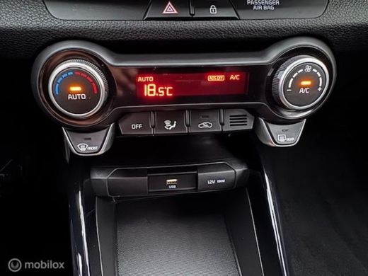 Kia Stonic 1.0 T-GDI MHEV Automaat DynamicLine Hoge instap, Stoel & stuur verwarming , Velgen, Carplay, Came... ActivLease financial lease