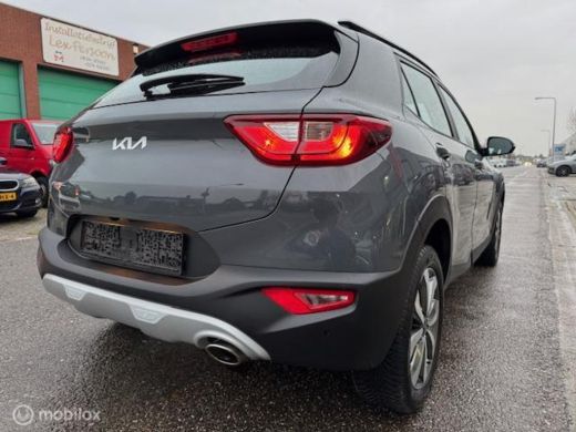 Kia Stonic 1.0 T-GDI MHEV Automaat DynamicLine Hoge instap, Stoel & stuur verwarming , Velgen, Carplay, Came... ActivLease financial lease