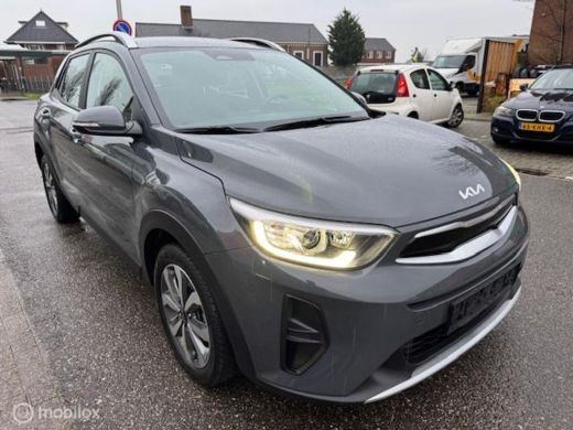 Kia Stonic 1.0 T-GDI MHEV Automaat DynamicLine Hoge instap, Stoel & stuur verwarming , Velgen, Carplay, Came... ActivLease financial lease
