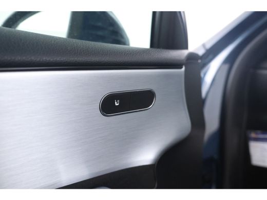 Mercedes-Benz A-Klasse 200 Business Solution AMG Upgrade Automaat, Panorama, ActivLease financial lease