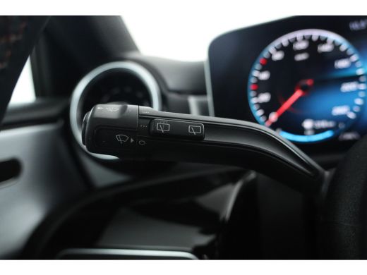 Mercedes-Benz A-Klasse 200 Business Solution AMG Upgrade Automaat, Panorama, ActivLease financial lease