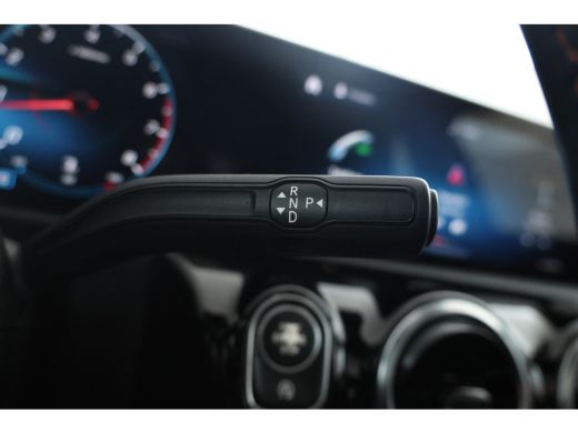 Mercedes-Benz A-Klasse 200 Business Solution AMG Upgrade Automaat, Panorama, ActivLease financial lease
