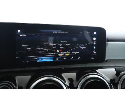 Mercedes-Benz A-Klasse 200 Business Solution AMG Upgrade Automaat, Panorama, ActivLease financial lease