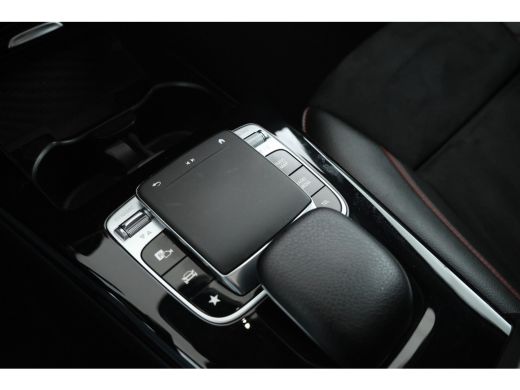 Mercedes-Benz A-Klasse 200 Business Solution AMG Upgrade Automaat, Panorama, ActivLease financial lease