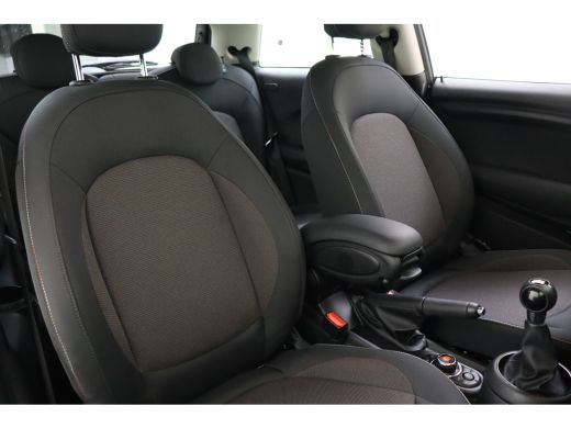 Mini One One Business / Airconditioning / Cruise Control / Navigatie ActivLease financial lease