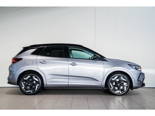 Opel Grandland 1.6 Turbo 300PK Plug-In Hybrid 4x4 GSe | Alcantara | El. Achterklep | Camera | Stoel & Stuurverwa... ActivLease financial lease