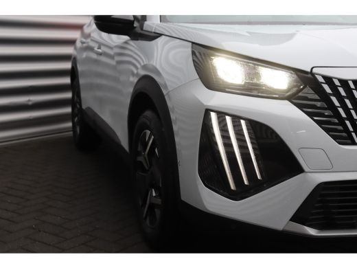 Peugeot 2008 1.2 PURETECH 130PK ALLURE PACK AUTOMAAT / NAVI / LEDER / CLIMA / LED / PDC / 17" LMV / CAMERA / W... ActivLease financial lease