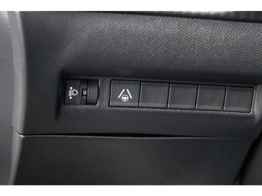 Peugeot 2008 1.2 PURETECH 130PK ALLURE PACK AUTOMAAT / NAVI / LEDER / CLIMA / LED / PDC / 17" LMV / CAMERA / W... ActivLease financial lease