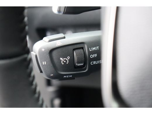 Peugeot 2008 1.2 PURETECH 130PK ALLURE PACK AUTOMAAT / NAVI / LEDER / CLIMA / LED / PDC / 17" LMV / CAMERA / W... ActivLease financial lease