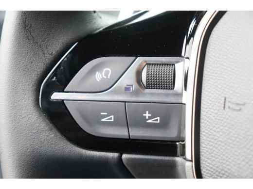 Peugeot 2008 1.2 PURETECH 130PK ALLURE PACK AUTOMAAT / NAVI / LEDER / CLIMA / LED / PDC / 17" LMV / CAMERA / W... ActivLease financial lease