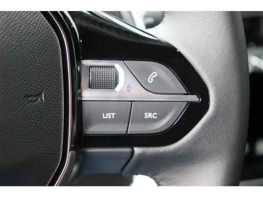 Peugeot 2008 1.2 PURETECH 130PK ALLURE PACK AUTOMAAT / NAVI / LEDER / CLIMA / LED / PDC / 17" LMV / CAMERA / W... ActivLease financial lease