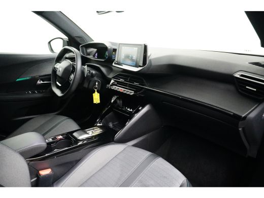 Peugeot 2008 1.2 PureTech Allure Pack Virtueel Dashboard | Carplay | Camera | Cruise | Climate | Leder/Stof | ... ActivLease financial lease