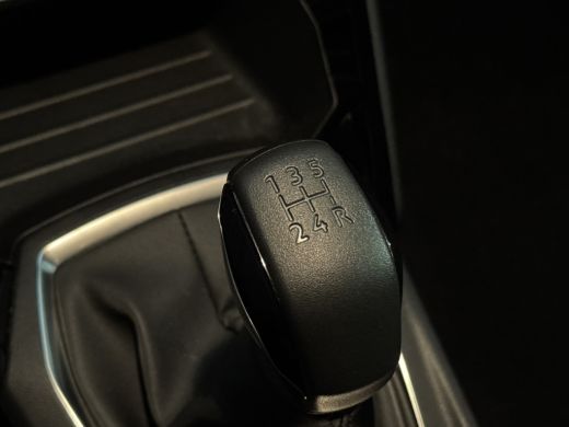 Peugeot 208 1.2 PureTech Style | Navigatie | Achteruitrijcamera | | Achterspoiler | Achteruitrijcamera | Airco ActivLease financial lease