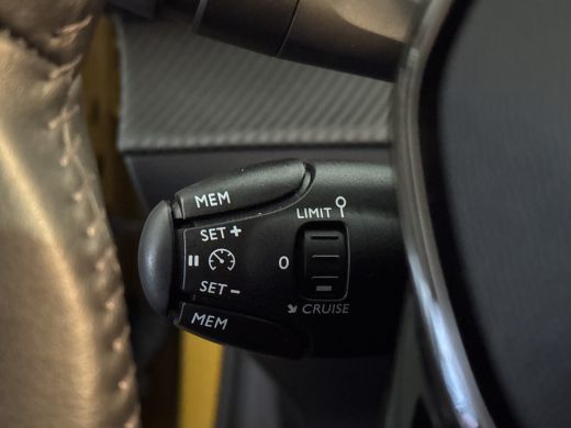 Peugeot 208 1.2 PureTech Style | Navigatie | Achteruitrijcamera | | Achterspoiler | Achteruitrijcamera | Airco ActivLease financial lease