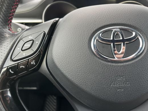 Toyota C-HR 2.0 Hybrid GR-Sport | Trekhaak | Navigatie | Stoelverwarming | 19 inch LM-velgen | ActivLease financial lease