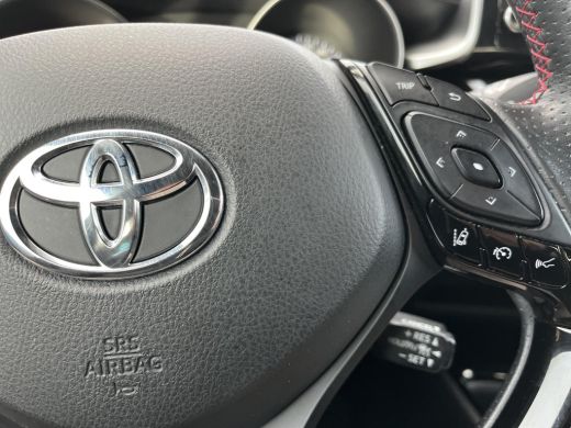 Toyota C-HR 2.0 Hybrid GR-Sport | Trekhaak | Navigatie | Stoelverwarming | 19 inch LM-velgen | ActivLease financial lease