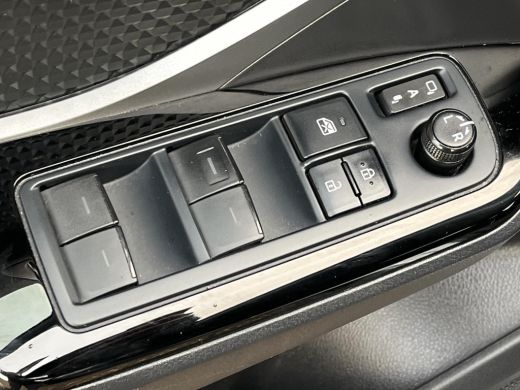 Toyota C-HR 2.0 Hybrid GR-Sport | Trekhaak | Navigatie | Stoelverwarming | 19 inch LM-velgen | ActivLease financial lease