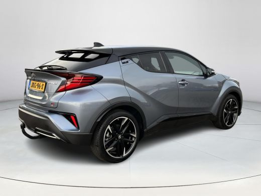 Toyota C-HR 2.0 Hybrid GR-Sport | Trekhaak | Navigatie | Stoelverwarming | 19 inch LM-velgen | ActivLease financial lease