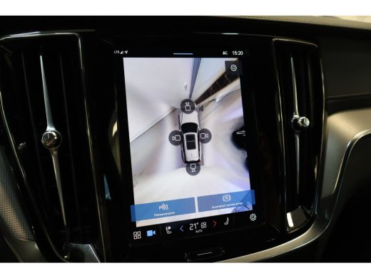 Volvo  V60 T6 350PK Ultra Dark 360&deg; | Trekhaak | Stoel&Stuur Verw. | 19'' | Panoramadak | Adap Cruise ActivLease financial lease