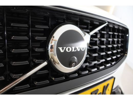 Volvo  V60 T6 350PK Ultra Dark 360&deg; | Trekhaak | Stoel&Stuur Verw. | 19'' | Panoramadak | Adap Cruise ActivLease financial lease