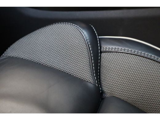 Volvo  V60 T6 350PK Ultra Dark 360&deg; | Trekhaak | Stoel&Stuur Verw. | 19'' | Panoramadak | Adap Cruise ActivLease financial lease