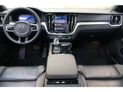 Volvo  V60 T6 350PK Ultra Dark 360&deg; | Trekhaak | Stoel&Stuur Verw. | 19'' | Panoramadak | Adap Cruise ActivLease financial lease