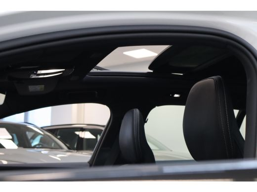Volvo  V60 T6 350PK Ultra Dark 360&deg; | Trekhaak | Stoel&Stuur Verw. | 19'' | Panoramadak | Adap Cruise ActivLease financial lease