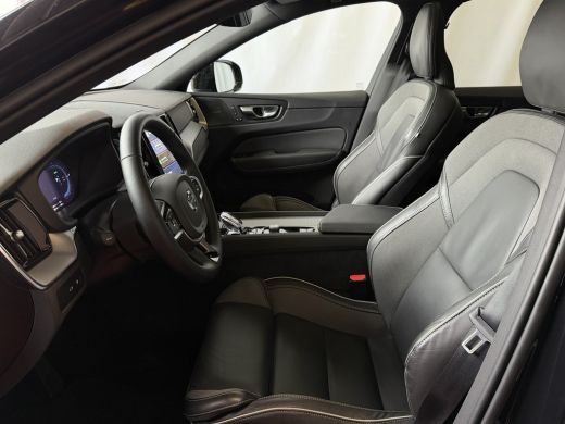 Volvo  XC60 2.0 T6 350PK PHEV AWD PLUS DARK + LONG RANGE PANO HARMAN-KARDON 360CAM ELEK.KLEP STUUR/STOEL VERW... ActivLease financial lease