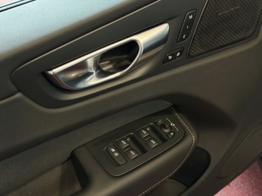 Volvo  XC60 2.0 T6 350PK PHEV AWD PLUS DARK + LONG RANGE PANO HARMAN-KARDON 360CAM ELEK.KLEP STUUR/STOEL VERW... ActivLease financial lease