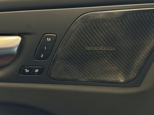 Volvo  XC60 2.0 T6 350PK PHEV AWD PLUS DARK + LONG RANGE PANO HARMAN-KARDON 360CAM ELEK.KLEP STUUR/STOEL VERW... ActivLease financial lease