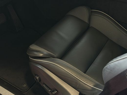 Volvo  XC60 2.0 T6 350 PK PHEV AWD PLUS DARK + LONG RANGE PANO HARMAN-KARDON 360CAM ELEK.KLEP STUUR/STOEL VER... ActivLease financial lease