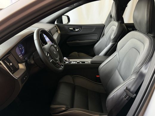 Volvo  XC60 2.0 T6 350 PK PHEV AWD PLUS DARK + LONG RANGE PANO HARMAN-KARDON 360CAM ELEK.KLEP STUUR/STOEL VER... ActivLease financial lease