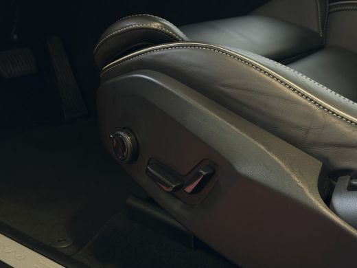 Volvo  XC60 2.0 T6 350 PK PHEV AWD PLUS DARK + LONG RANGE PANO HARMAN-KARDON 360CAM ELEK.KLEP STUUR/STOEL VER... ActivLease financial lease