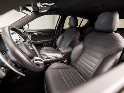 Alfa Romeo Tonale 1.5T Hybrid Sprint Automaat (VIRTUAL COCKPIT, APPLE CARPLAY, GROOT NAVI, STOELVERWARMING/KOELING,... ActivLease financial lease