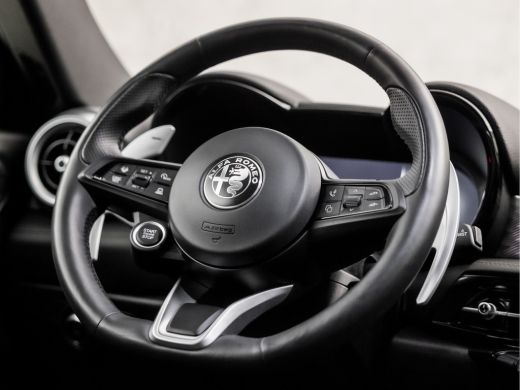Alfa Romeo Tonale 1.5T Hybrid Sprint Automaat (VIRTUAL COCKPIT, APPLE CARPLAY, GROOT NAVI, STOELVERWARMING/KOELING,... ActivLease financial lease