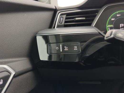 Audi e-tron 50 Quattro *ELECTRO-MOTOR AUDIBLE* Launch edition 71 kWh [ 3-Fase ] {SOH-100%} (INCL-BTW) Aut. *F... ActivLease financial lease