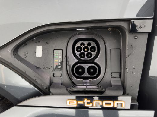 Audi e-tron 50 Quattro *ELECTRO-MOTOR AUDIBLE* Launch edition 71 kWh [ 3-Fase ] {SOH-100%} (INCL-BTW) Aut. *F... ActivLease financial lease