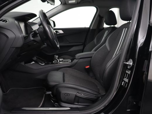 BMW 1 Serie 118i Executive | Sport Line | Carplay | Sportstoelen | Full LED | Live Cockpit | Navigatie | Clim... ActivLease financial lease