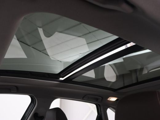 BMW 2 Serie Active Tourer 225xe iPerformance Luxury Line | Panoramadak | Leder  | Head-Up | Camera | Keyless ... ActivLease financial lease