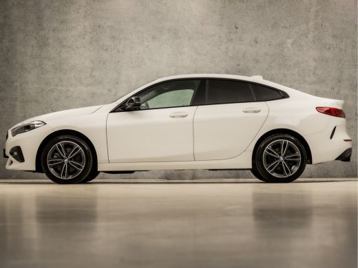 BMW 2 Serie Gran Coup&eacute; 218i Sport Automaat (APPLE CARPLAY, M STUUR, GROOT NAVI, LEDER, GETINT GLAS, SFEERVERL... ActivLease financial lease