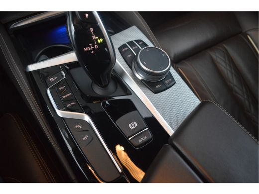 BMW 5 Serie 520i High Executive M Sport Automaat / M Sportonderstel / Adaptieve LED / Parking Assistant Plus ... ActivLease financial lease