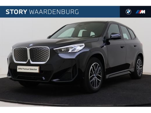 BMW iX1 xDrive30 M Sport / Sportstoelen / Achteruitrijcamera / M Adaptief onderstel / Harman-Kardon / Sto...